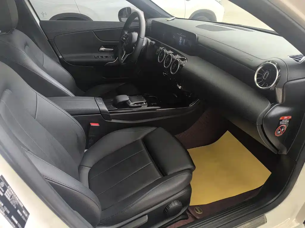 Mercedes-Benz A 200 L Sport Sedan Dynamic Edition 2021