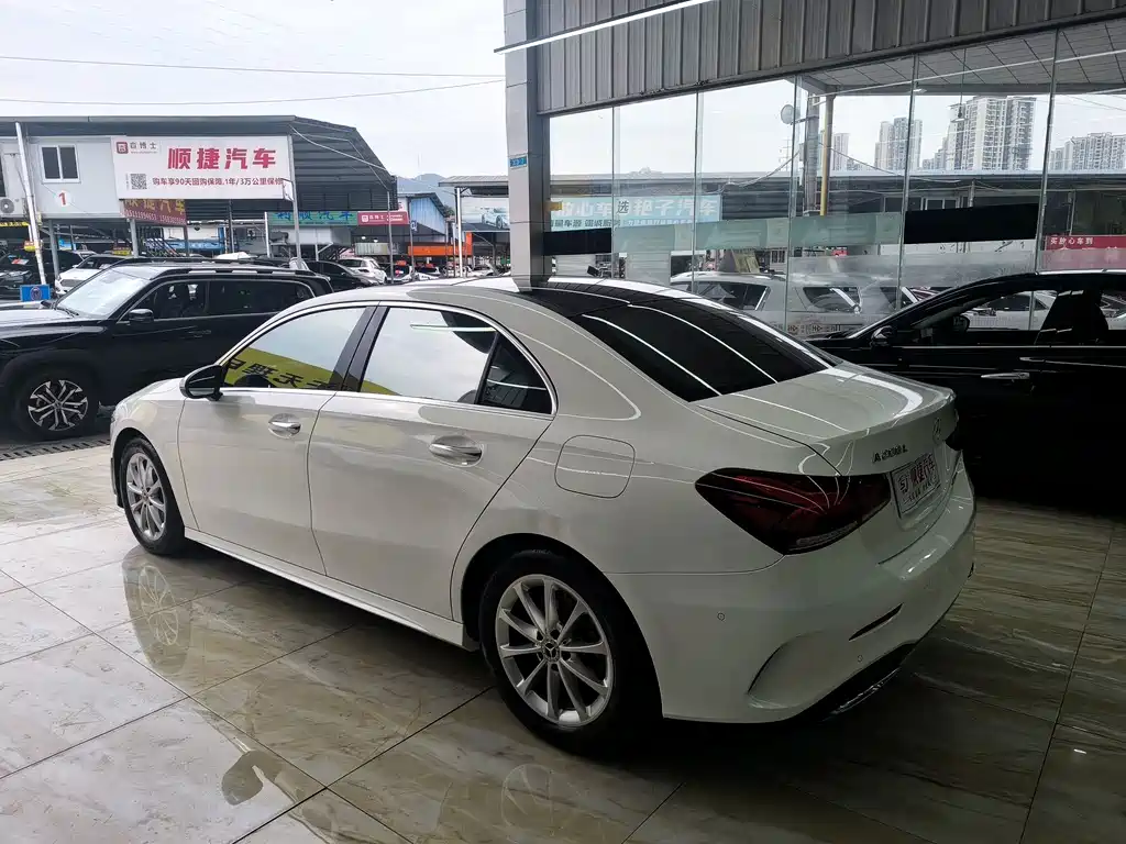 Mercedes-Benz A 200 L Sport Sedan Dynamic Edition 2021