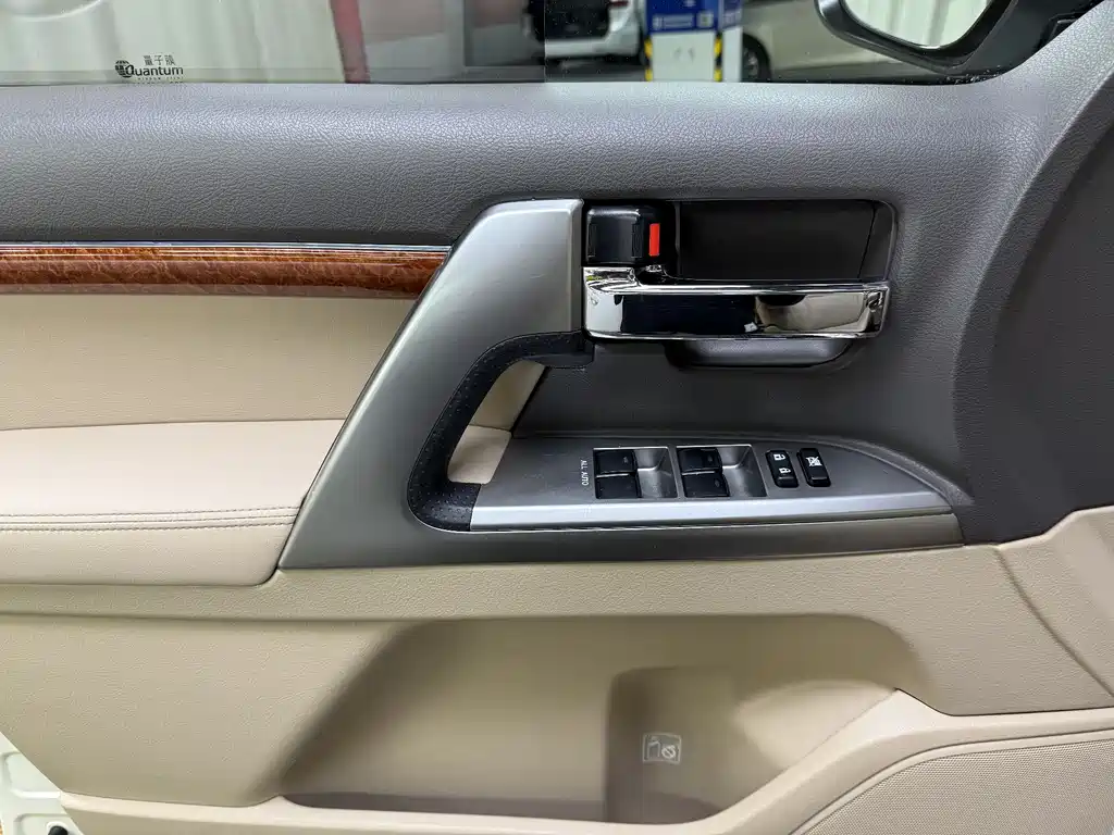 Land Cruiser 2012 4.0L Automatic VX
