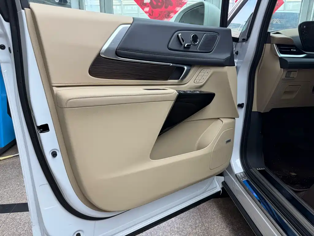2023 Century 2.0T 7-seat Premium Edition