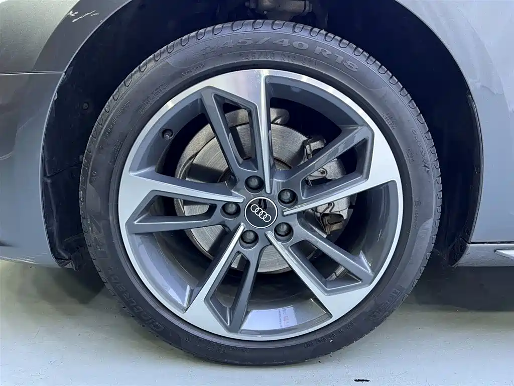 Audi A4L 2022 40 TFSI Sporty Dynamic Edition