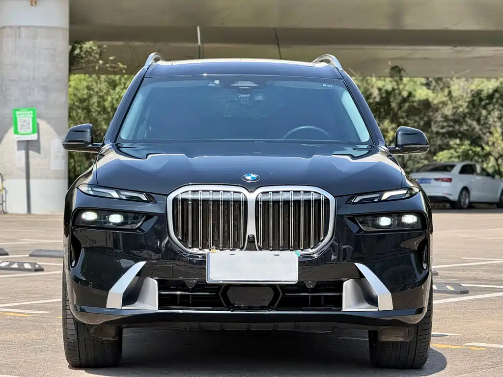 BMW X7 2023 xDrive40i Leading Luxury Package