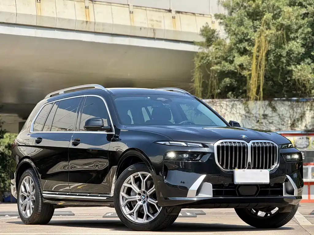 BMW X7 2023 xDrive40i Leading Luxury Package