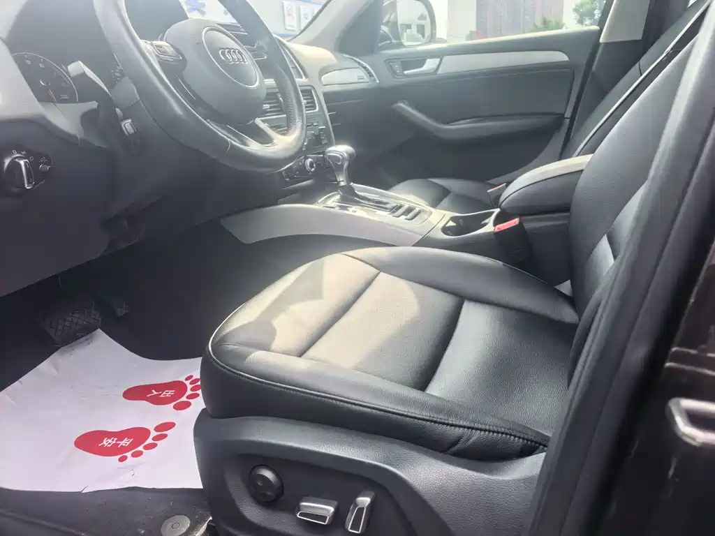 Audi Q5 2016 model 40 TFSI Sportline