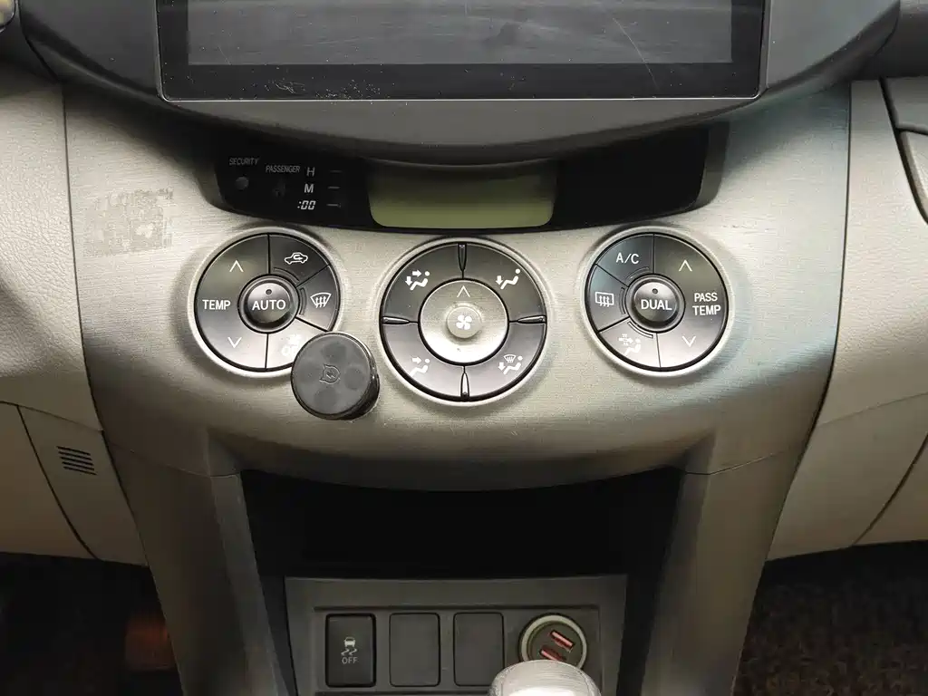 RAV4 2009 Luxury Automatic Edition