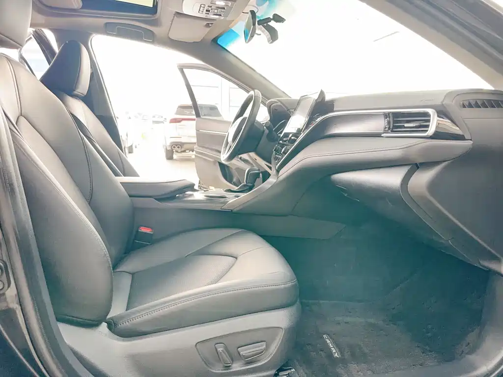 Camry 2022 2.0GVP Leading Edition