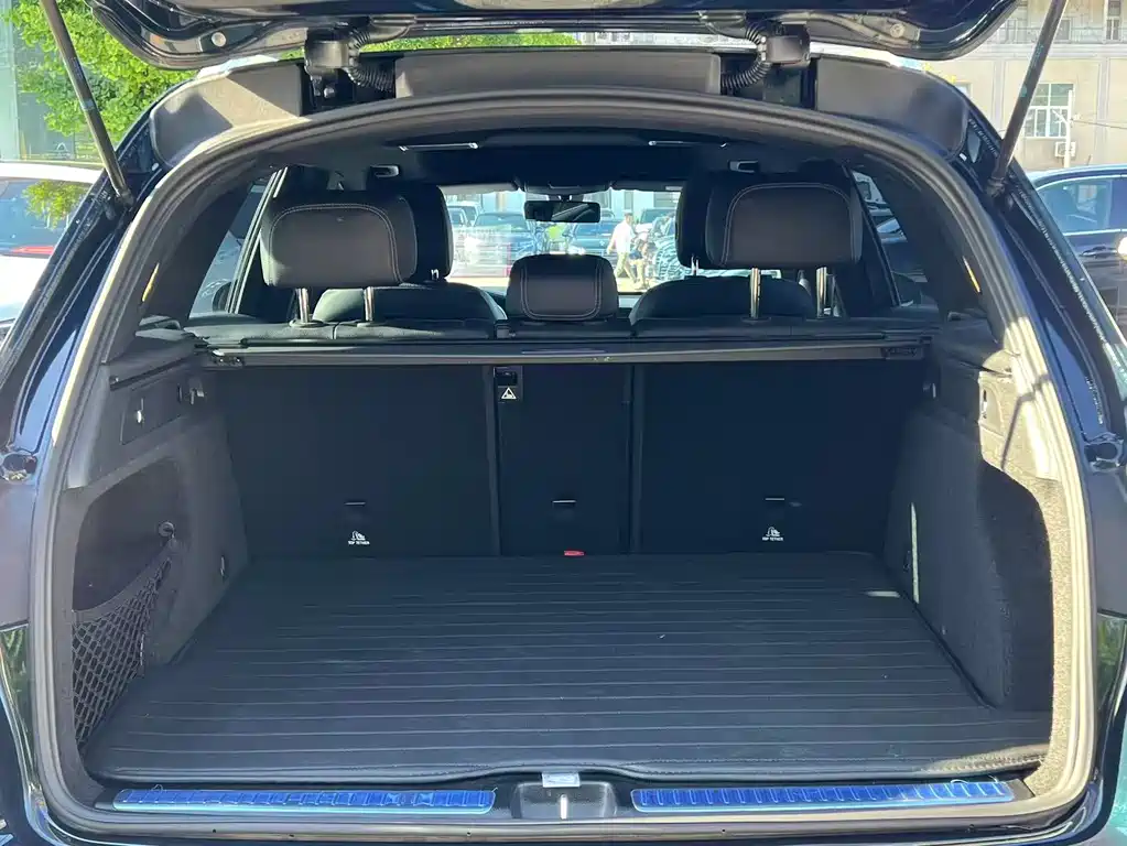 Mercedes-Benz GLC 2022 Facelift 260 L 4MATIC Luxury Edition
