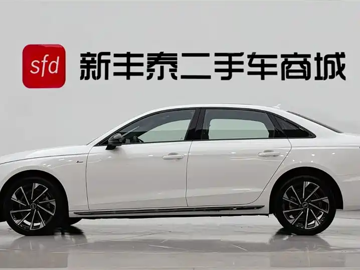Audi A4L 2023 40 TFSI Luxury Dynamic Edition