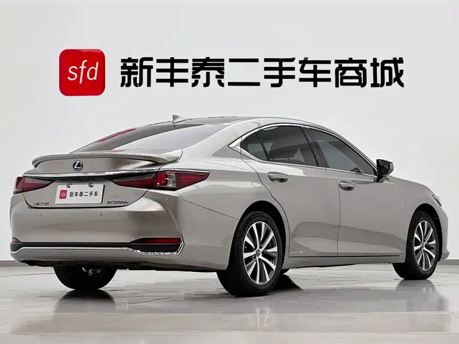 Lexus ES 2020 300h Excellence Edition