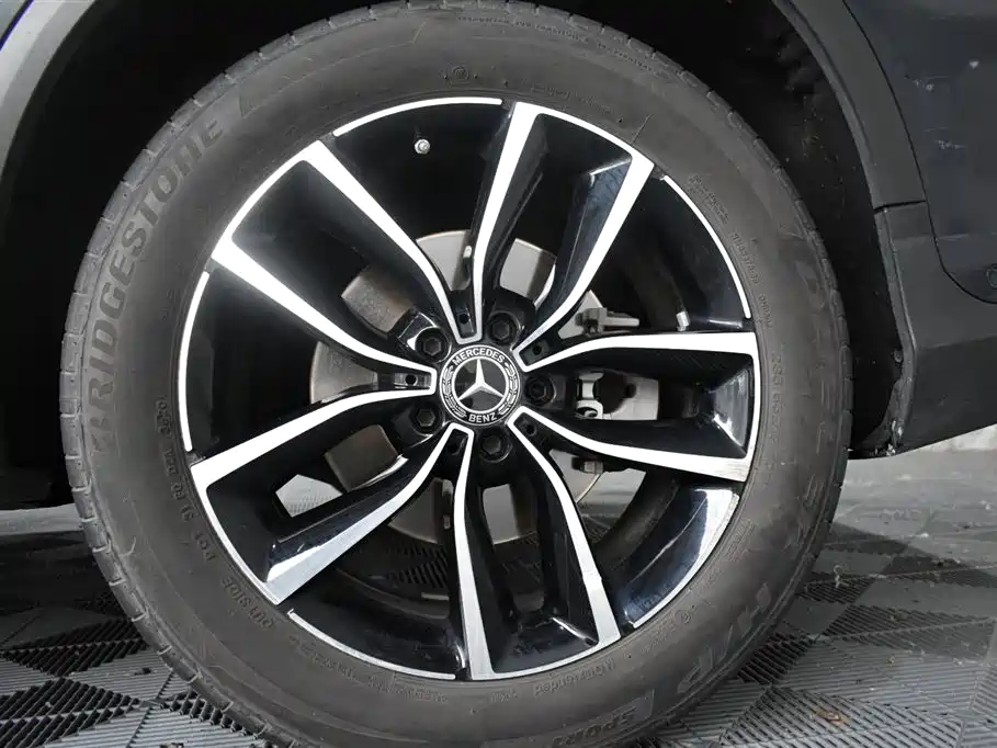 Mercedes GLC 300 L 4MATIC Sportline 2020款