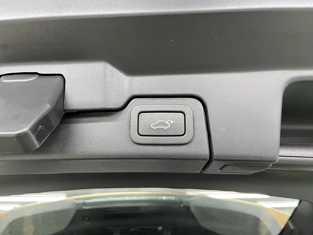 Range Rover Evoque 2015 2.0T Five-Door Pulsar Edition
