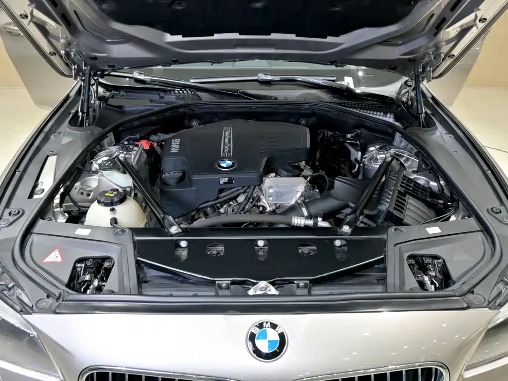 BMW 5 Series 2014 model 525Li Luxury Design Package
