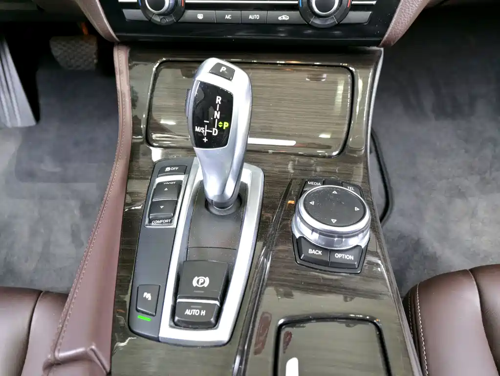 BMW 5 Series 2014 model 525Li Luxury Design Package