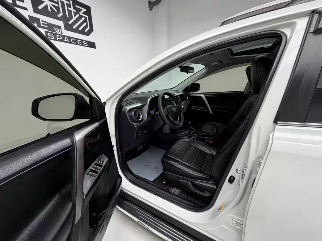 RAV4 2016 2.0L CVT FWD Style Edition National V