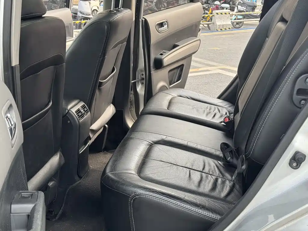 Qashqai 2010 2.5L Manual Luxury Edition 4WD