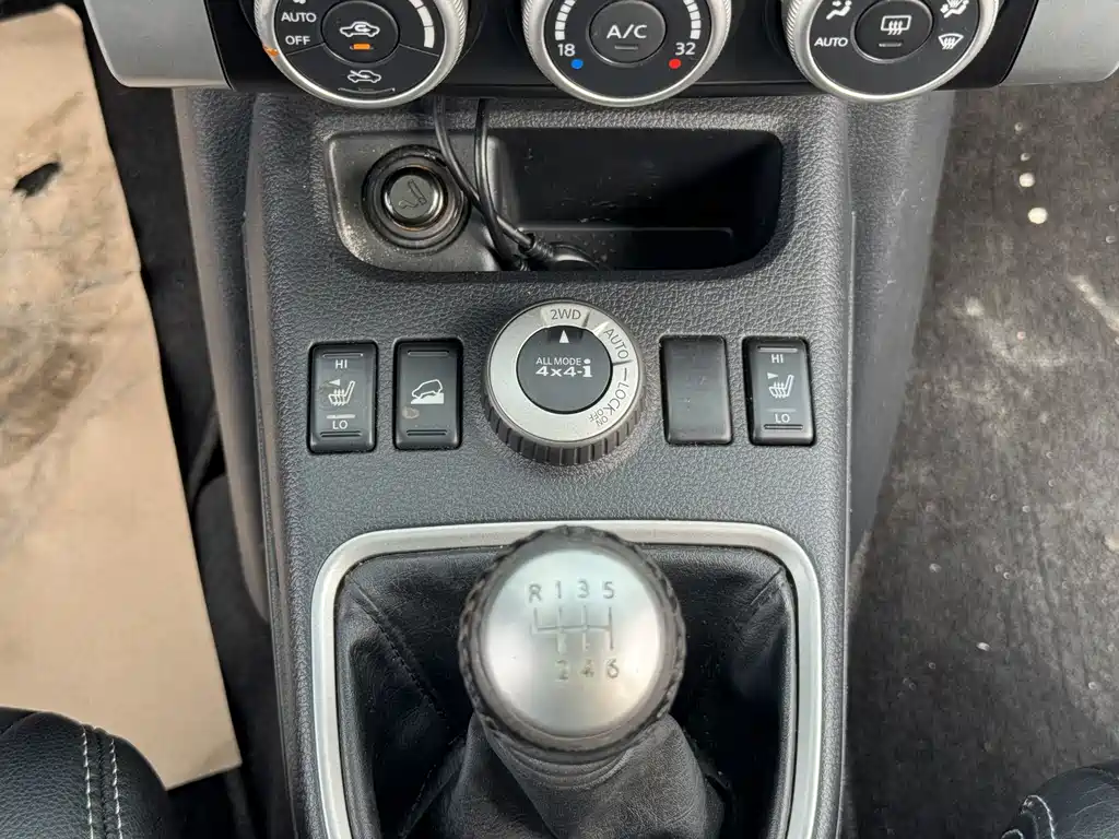 Qashqai 2010 2.5L Manual Luxury Edition 4WD