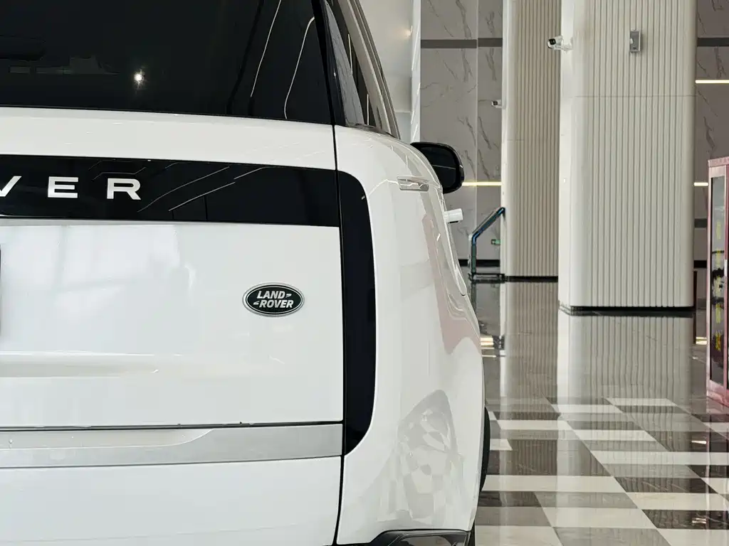 Range Rover 2023 3.0 L6 400PS Creation Extended Edition