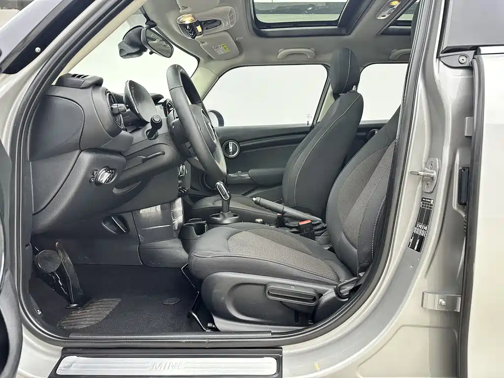 MINI 2023 1.5T ONE 5-Door Edition