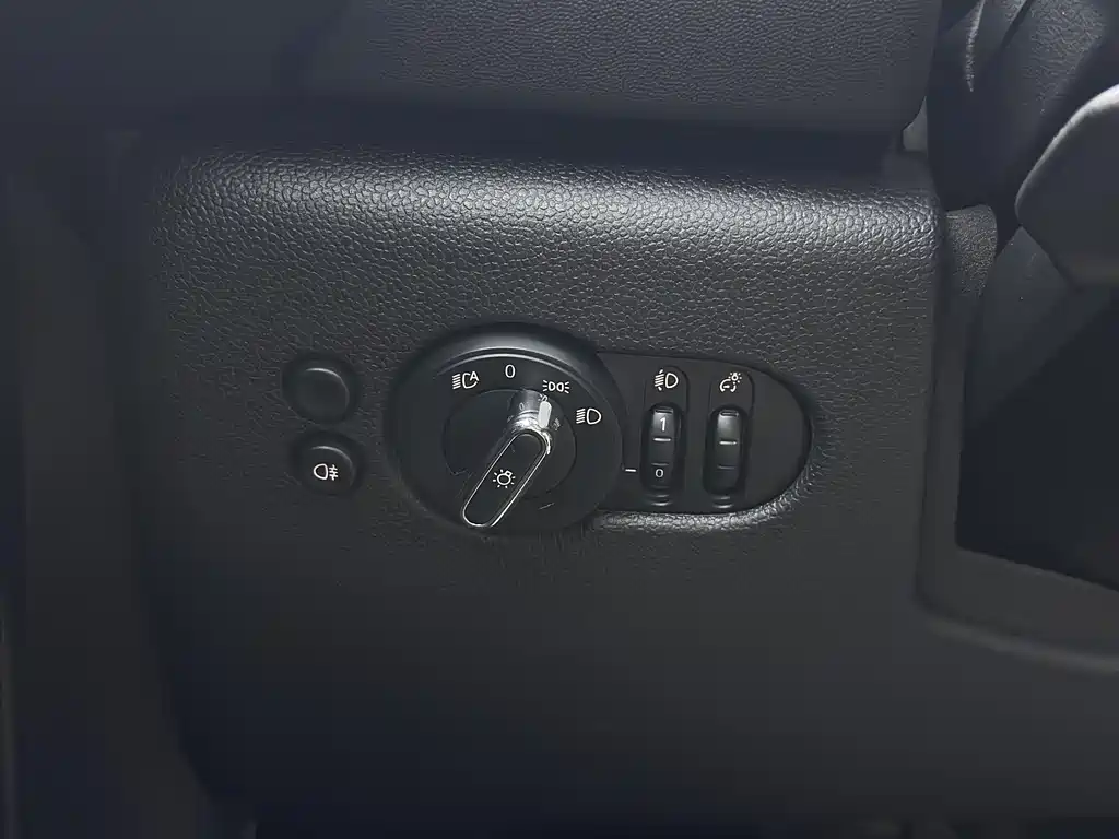 MINI 2023 1.5T ONE 5-Door Edition