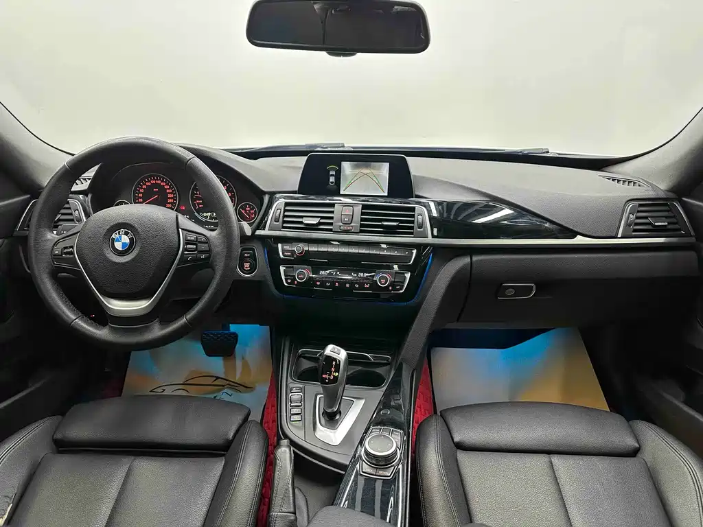 BMW 3 Series GT 2018 320i Sport Line