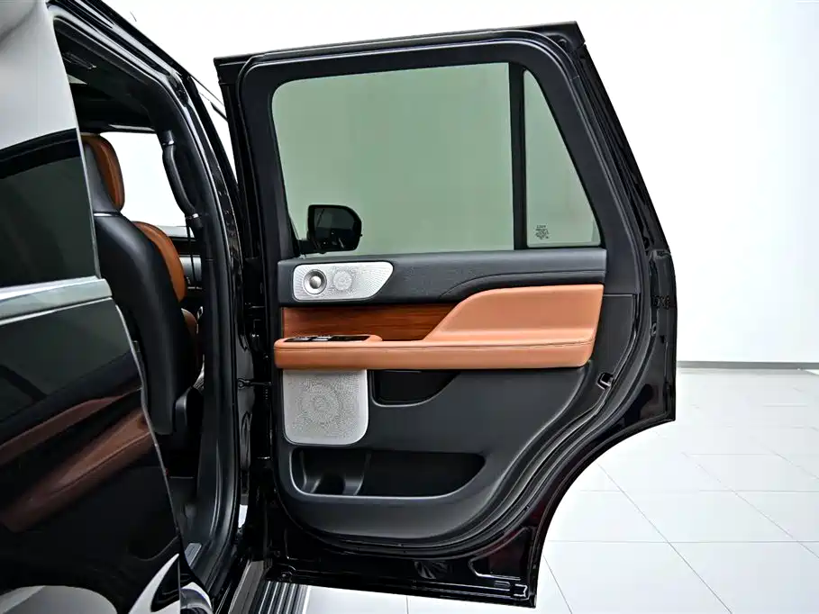 Navigator 2020 3.5T Prestige Edition