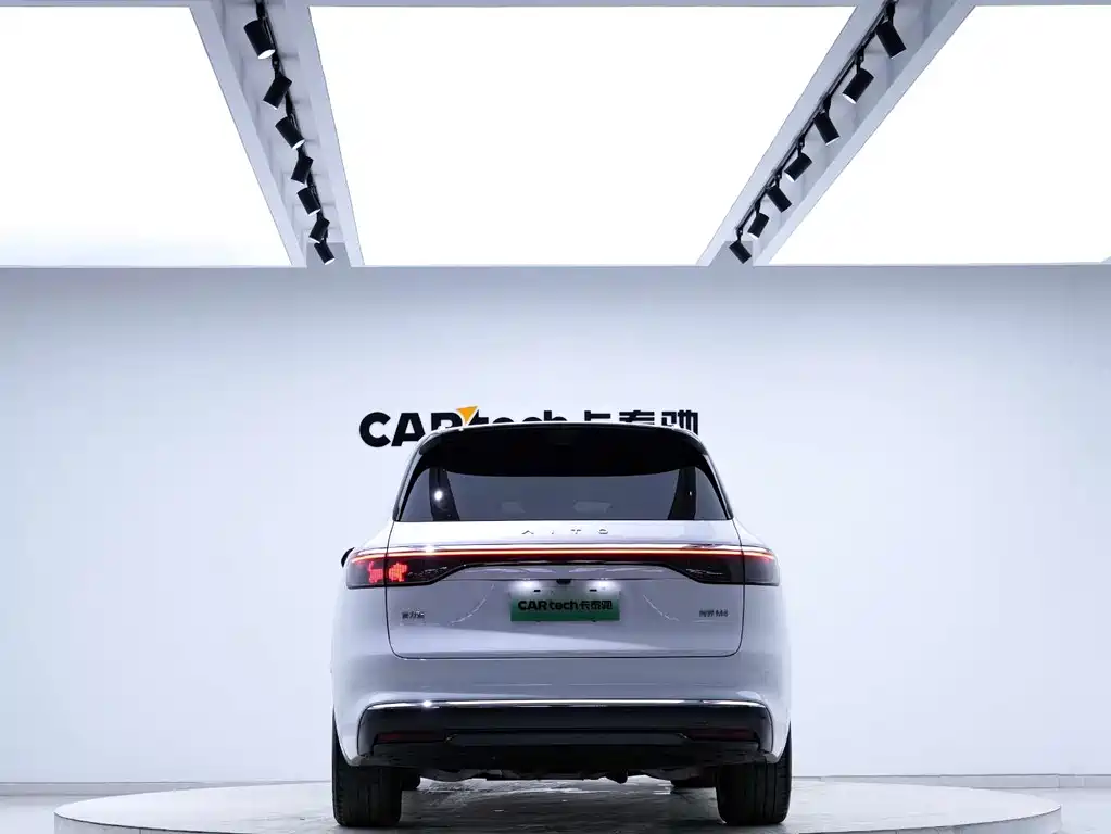 SUV M8 2025 Edition Range-Extended Ultra Version 53.4kWh 5-Seat Version (192-line LiDAR)