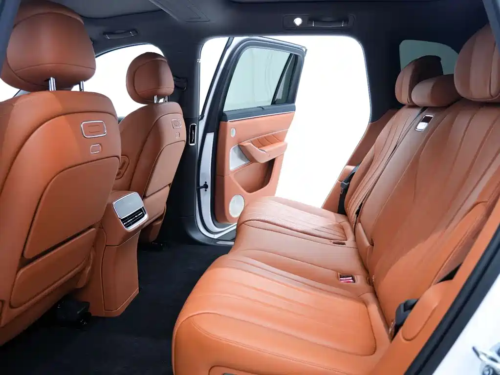 SUV M8 2025 Edition Range-Extended Ultra Version 53.4kWh 5-Seat Version (192-line LiDAR)