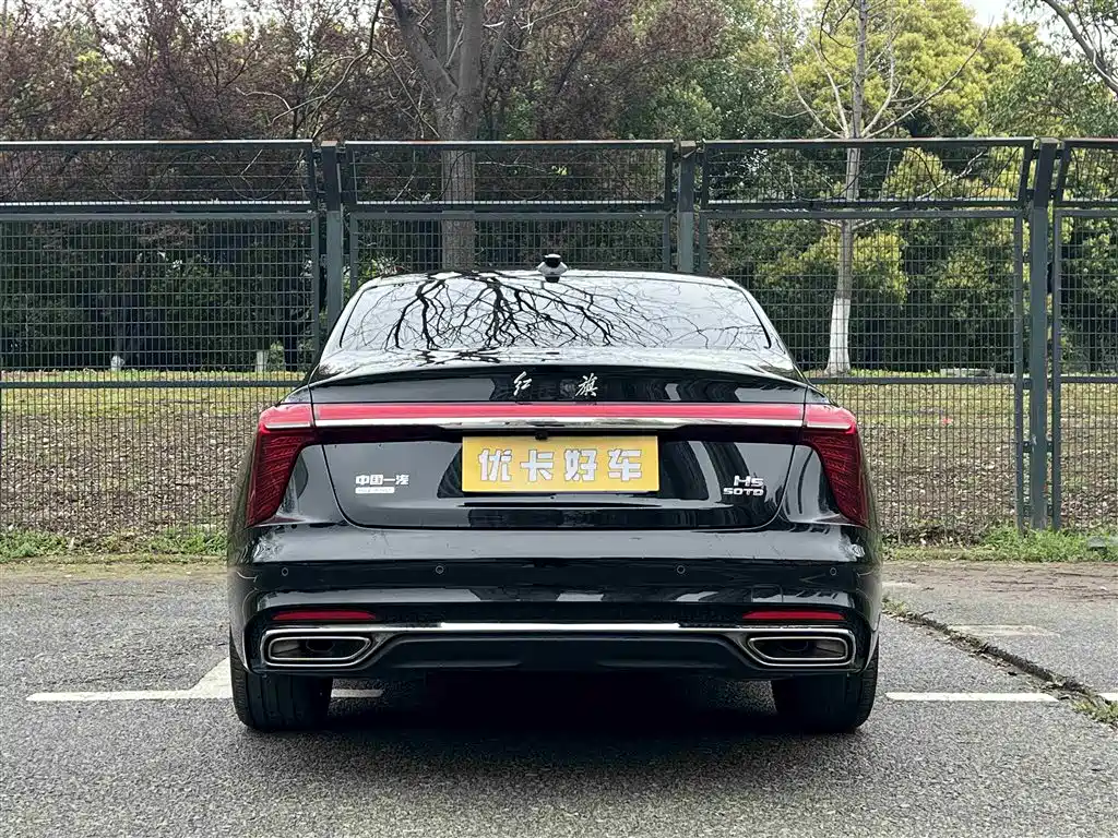 Hongqi H5 2025 Model 2.0T Automatic Qi Chang Edition