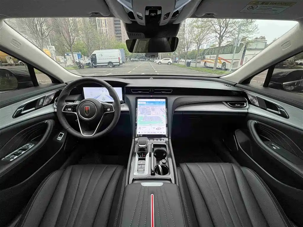 Hongqi H5 2025 Model 2.0T Automatic Qi Chang Edition