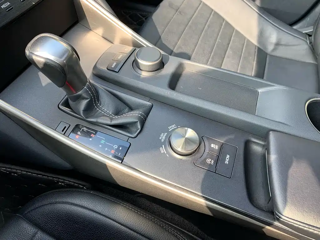 Lexus IS 2017 300 Sport Version
