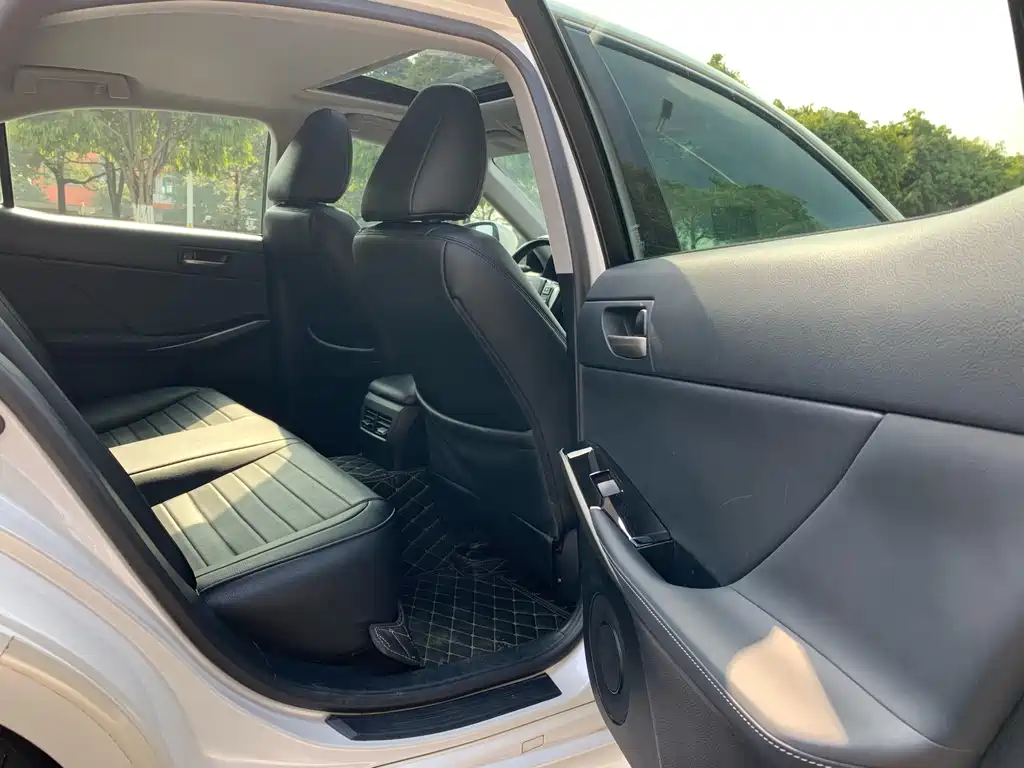 Lexus IS 2017 300 Sport Version