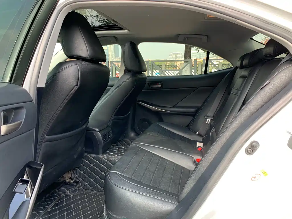 Lexus IS 2017 300 Sport Version