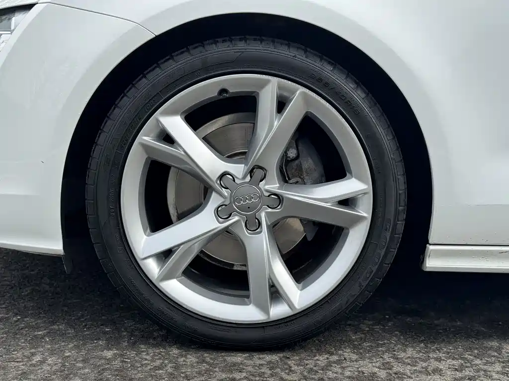 Audi A7 2014 model 35 FSI quattro Tech Line