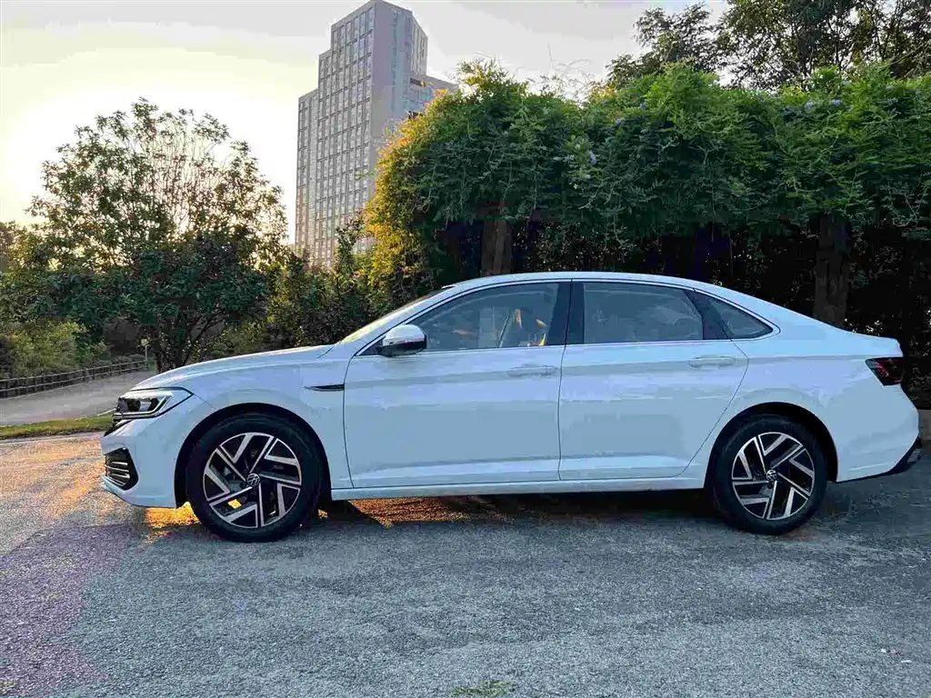 2023 Volkswagen Sagitar 300 TSI DSG Prestige Edition