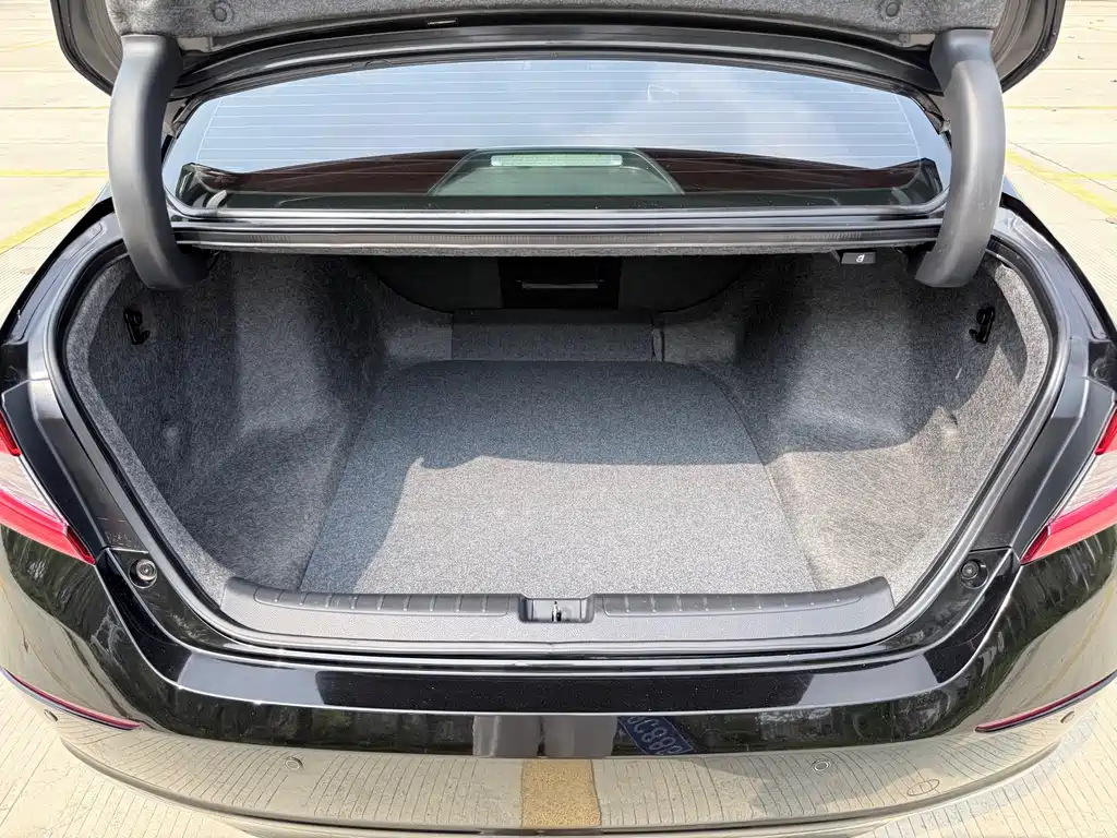 Accord 2018 Hybrid 2.0L Sharp Lead Edition National VI
