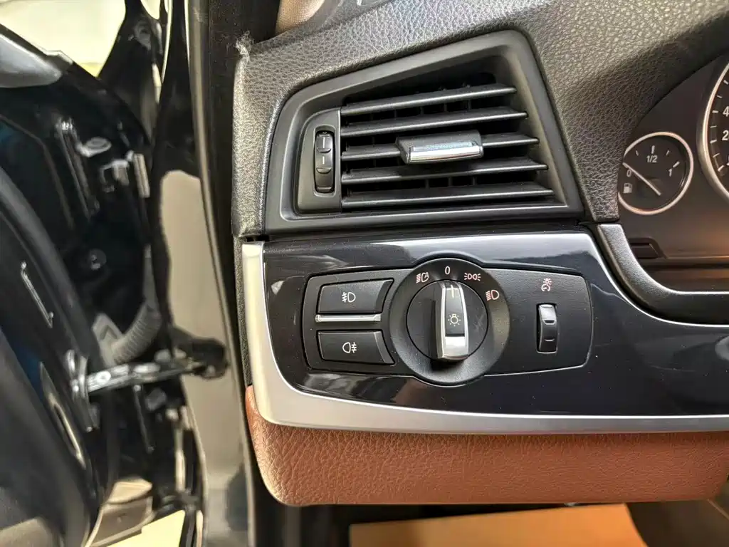 BMW 5 Series 2014 model 520Li Elegant Edition