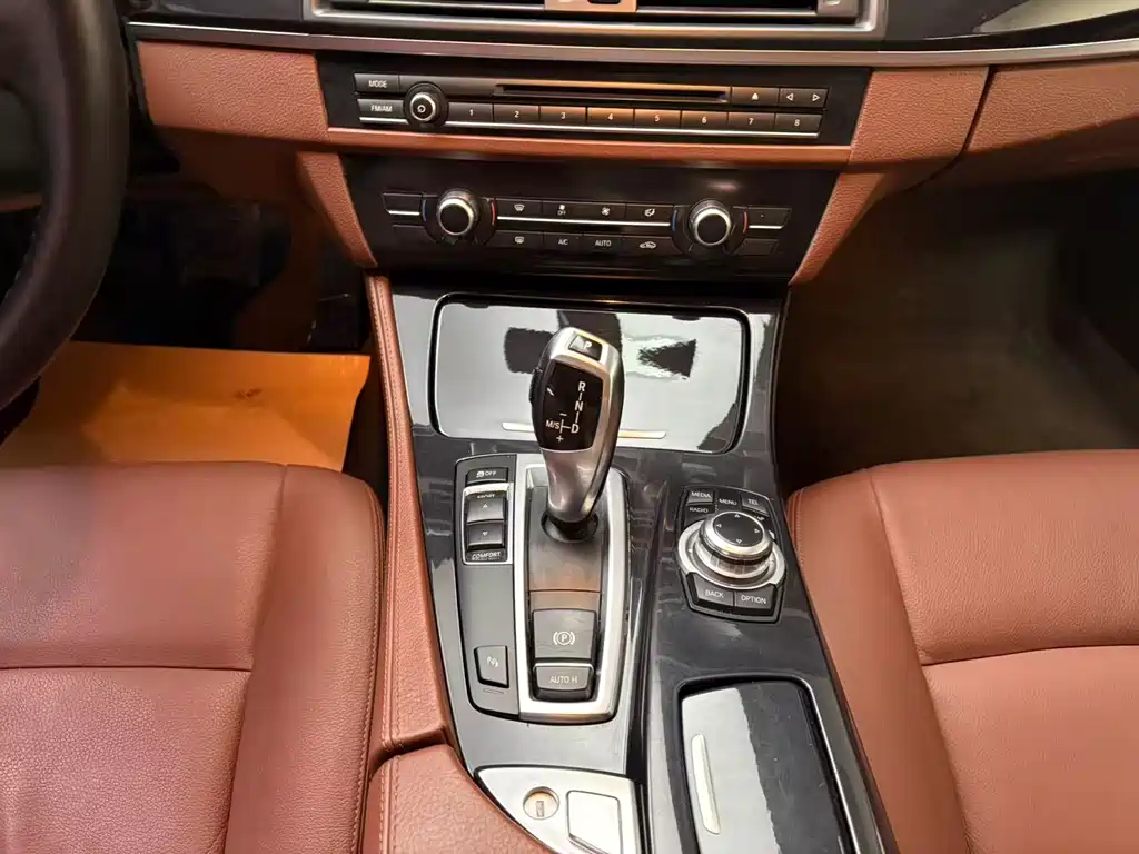 BMW 5 Series 2014 model 520Li Elegant Edition