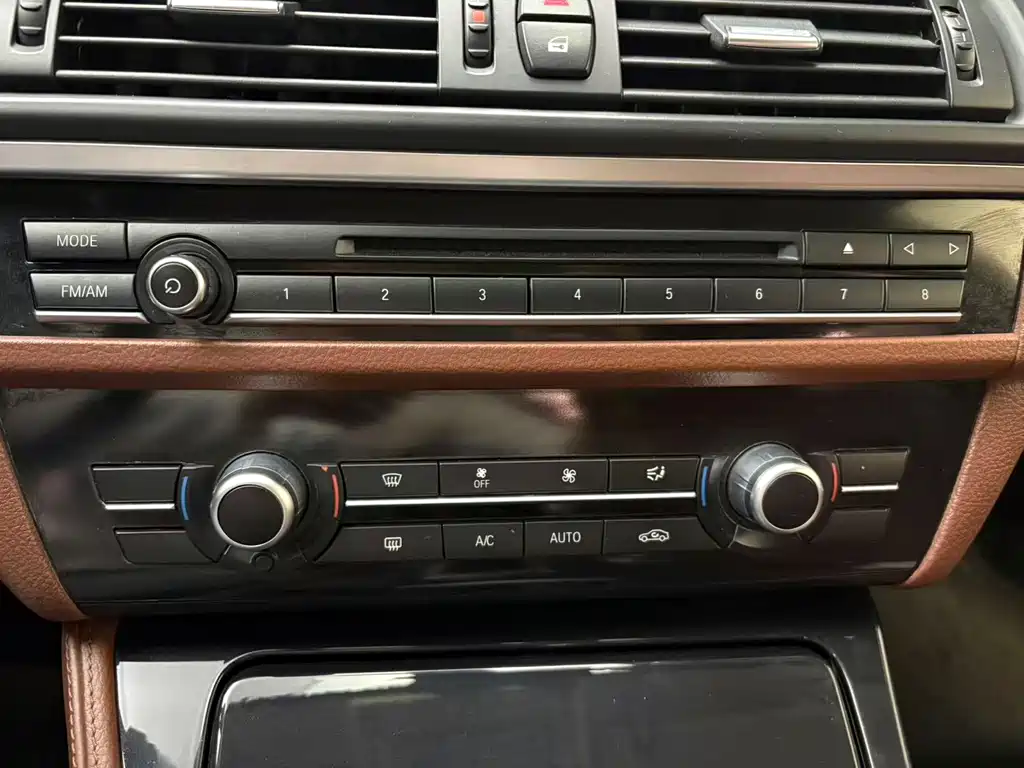 BMW 5 Series 2014 model 520Li Elegant Edition