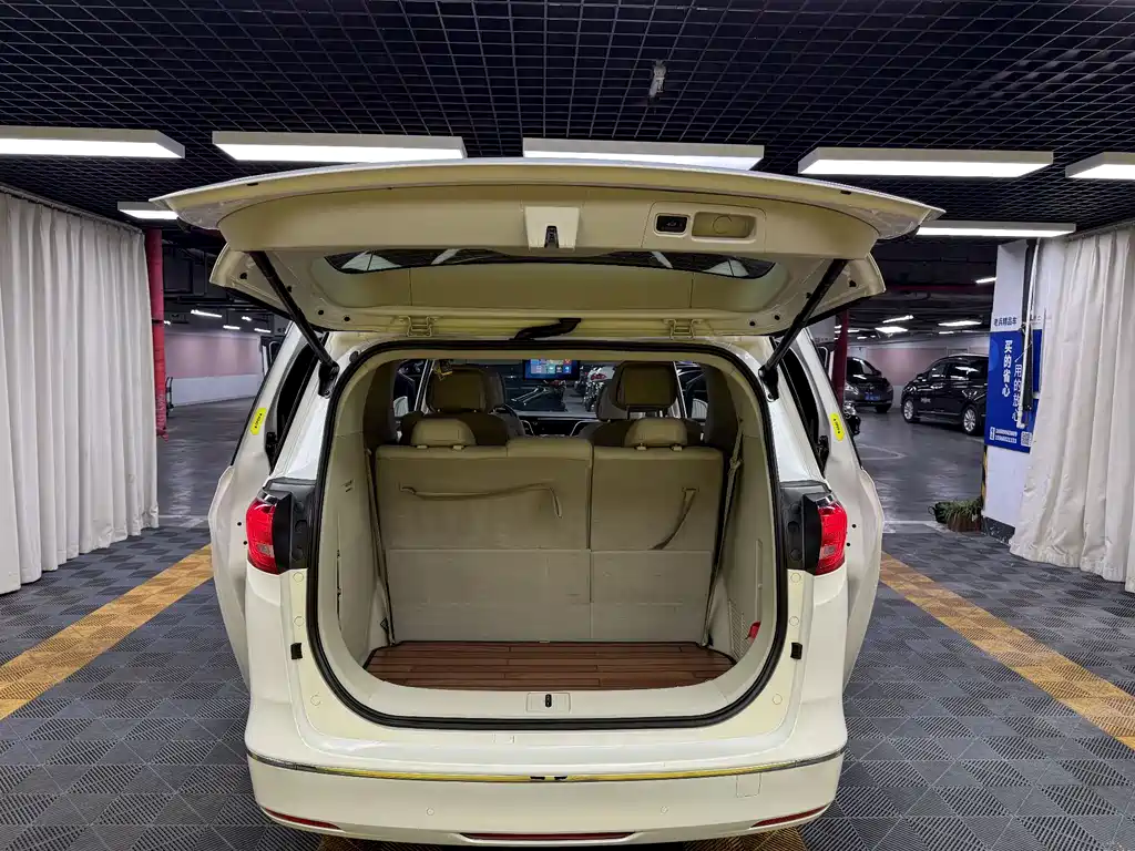 Buick GL8 2017 ES 28T Comfort Edition National V