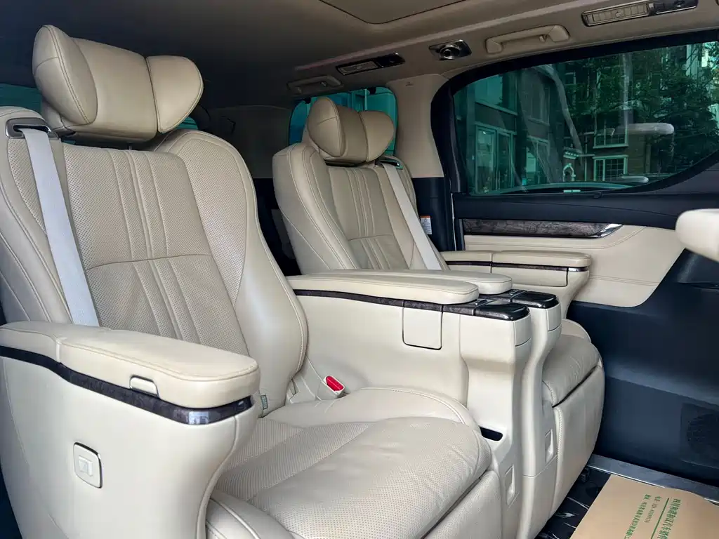 Alphard 2020 2.5L尊贵版 Hybrid