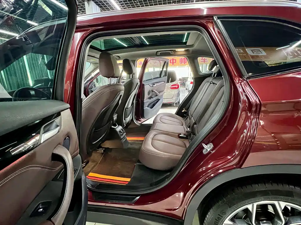 BMW X1 2020 sDrive25Li Leading Edition