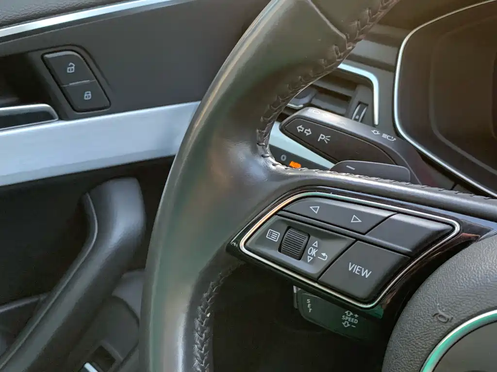 Audi A4L 2020 40 TFSI Fashion Dynamic Edition