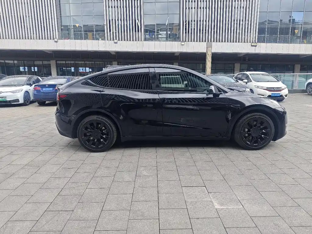 Model Y 2021 Long Range All-Wheel Drive Edition 3D7