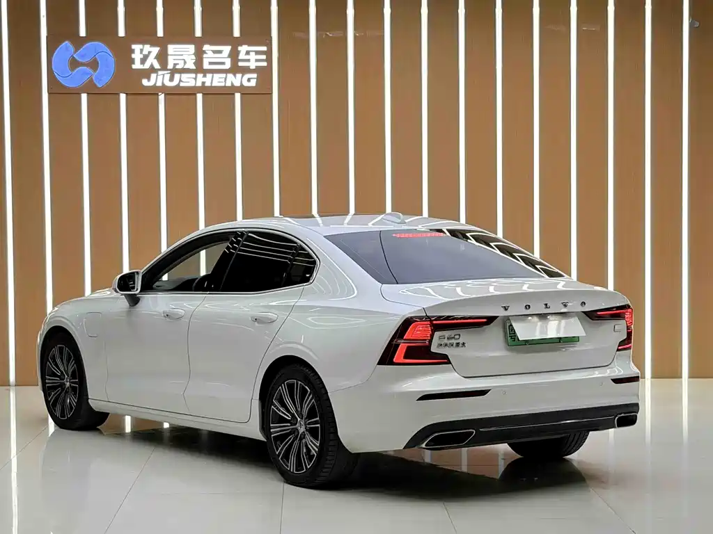 Volvo S60 Plug-in Hybrid 2021 T8 E-AWD Intelligent Luxury Edition