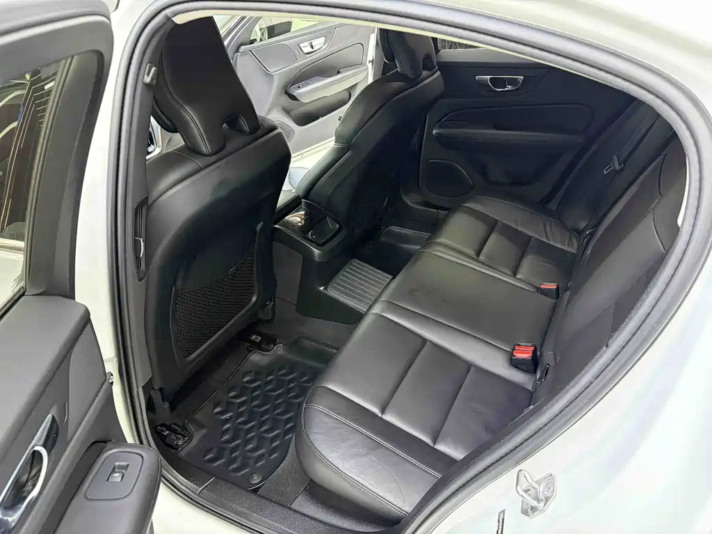Volvo S60 Plug-in Hybrid 2021 T8 E-AWD Intelligent Luxury Edition