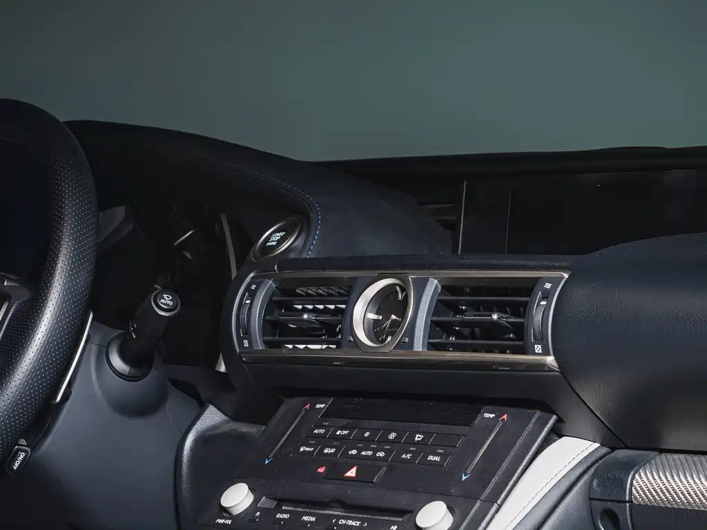 Lexus RC F 2015 F 5.0L Apex Edition