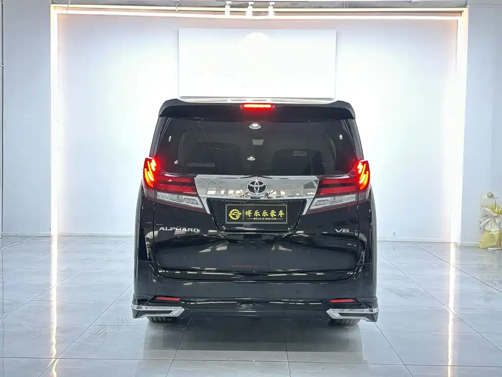 Alphard 2018 3.5L Luxury Edition