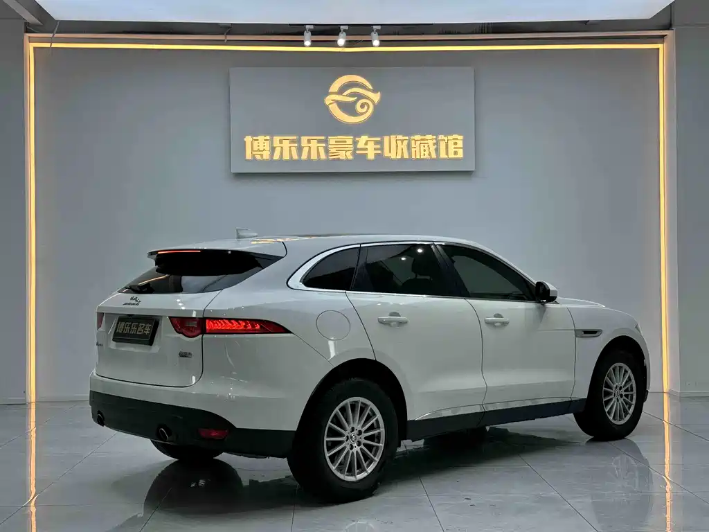 Jaguar F-PACE 2018 2.0T All-Wheel Drive Urban Luxury Edition