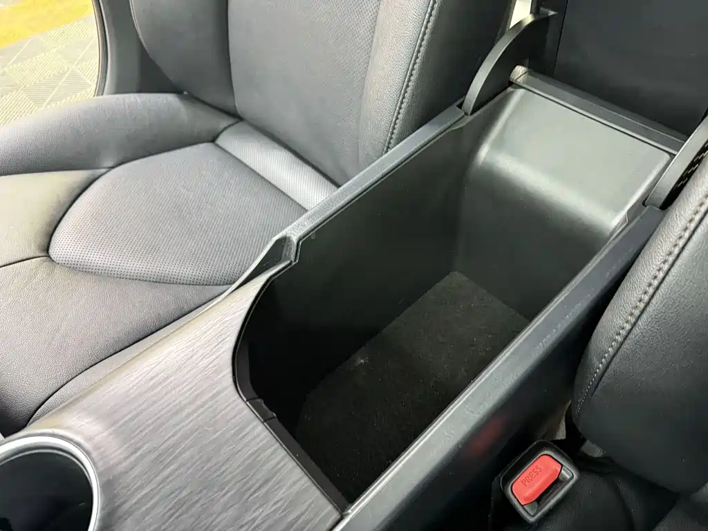 Camry 2021款 Hybrid 2.5HGVP Leading Edition