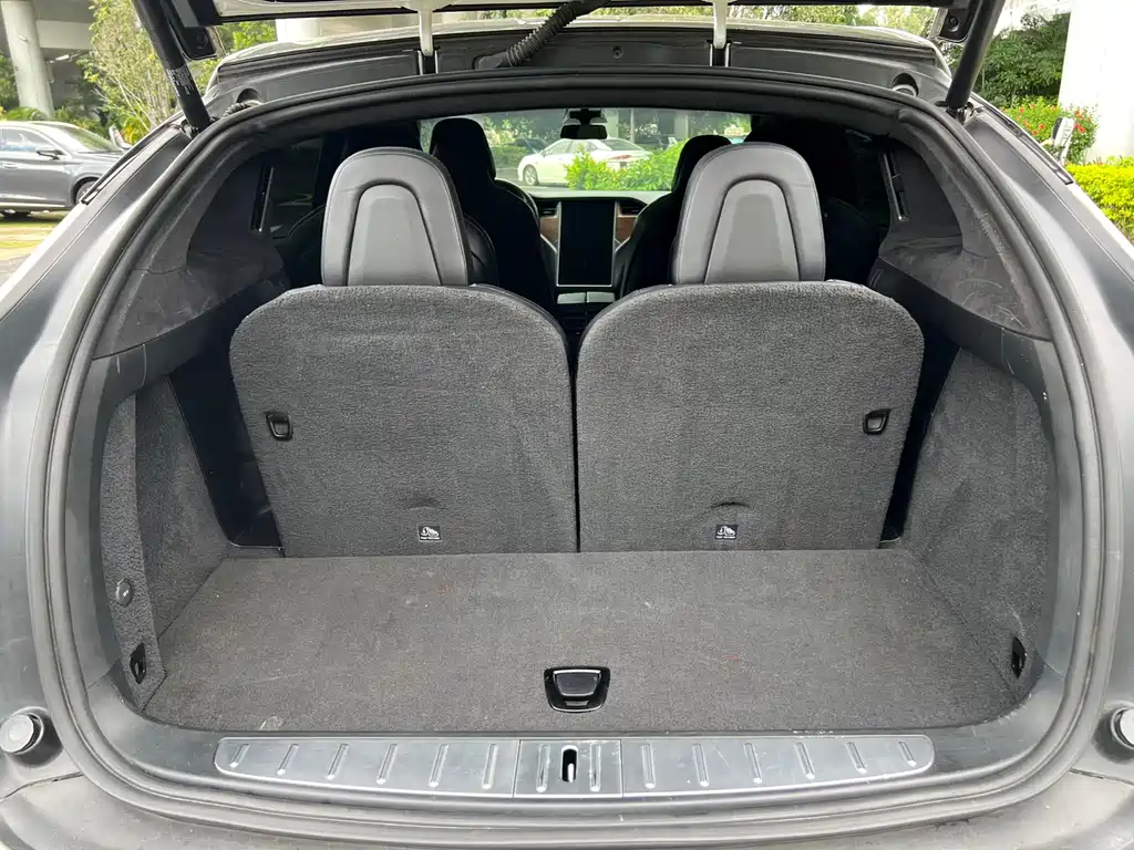 Model X 2017 Long Range Edition